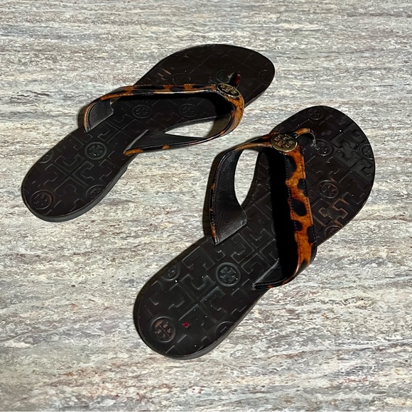 Tory Burch cheetah print thong flat sandals - Picture 13 of 15